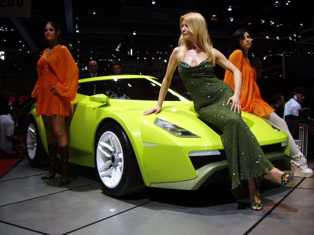 Fenomen Holistic Design Stratos concept at the 2005 Geneva Salon