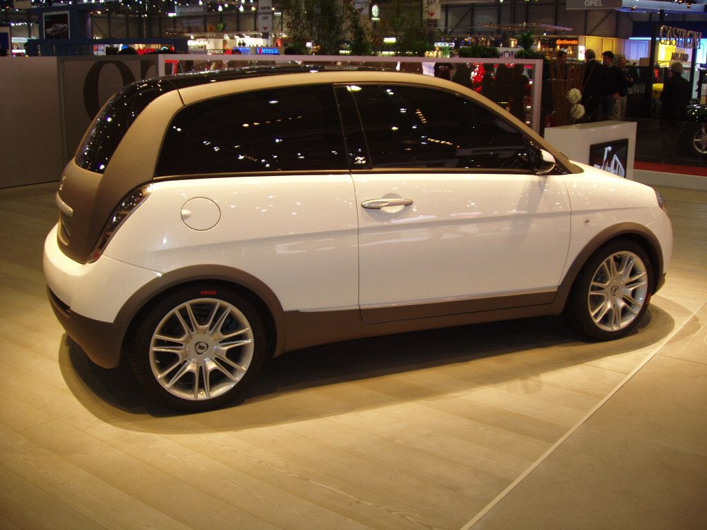 Lancia Ypsilon Sport on the Zagato stand at the 2005 Geneva Salon