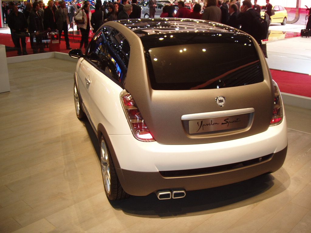 Lancia Ypsilon Sport on the Zagato stand at the 2005 Geneva Salon