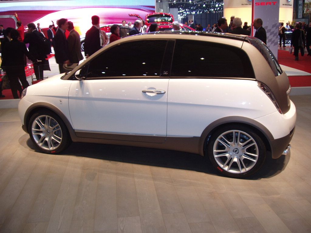 Lancia Ypsilon Sport on the Zagato stand at the 2005 Geneva Salon