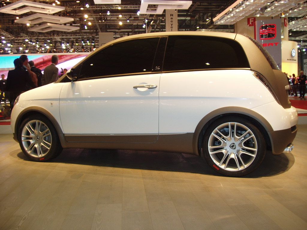 Lancia Ypsilon Sport on the Zagato stand at the 2005 Geneva Salon