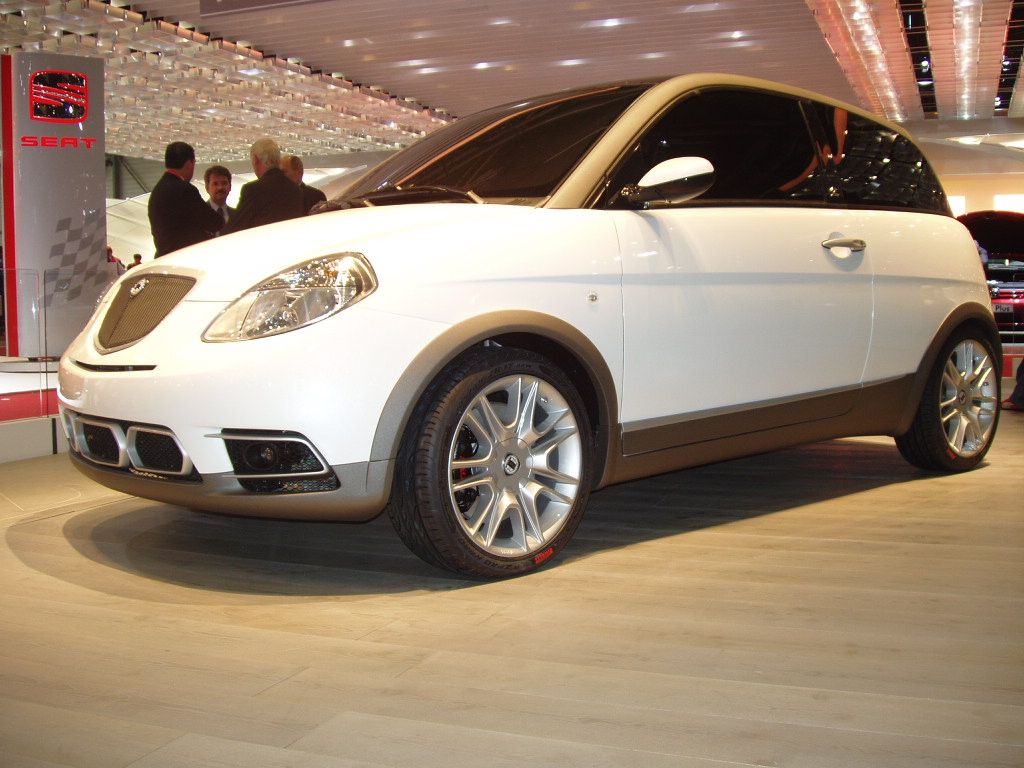 Lancia Ypsilon Sport on the Zagato stand at the 2005 Geneva Salon