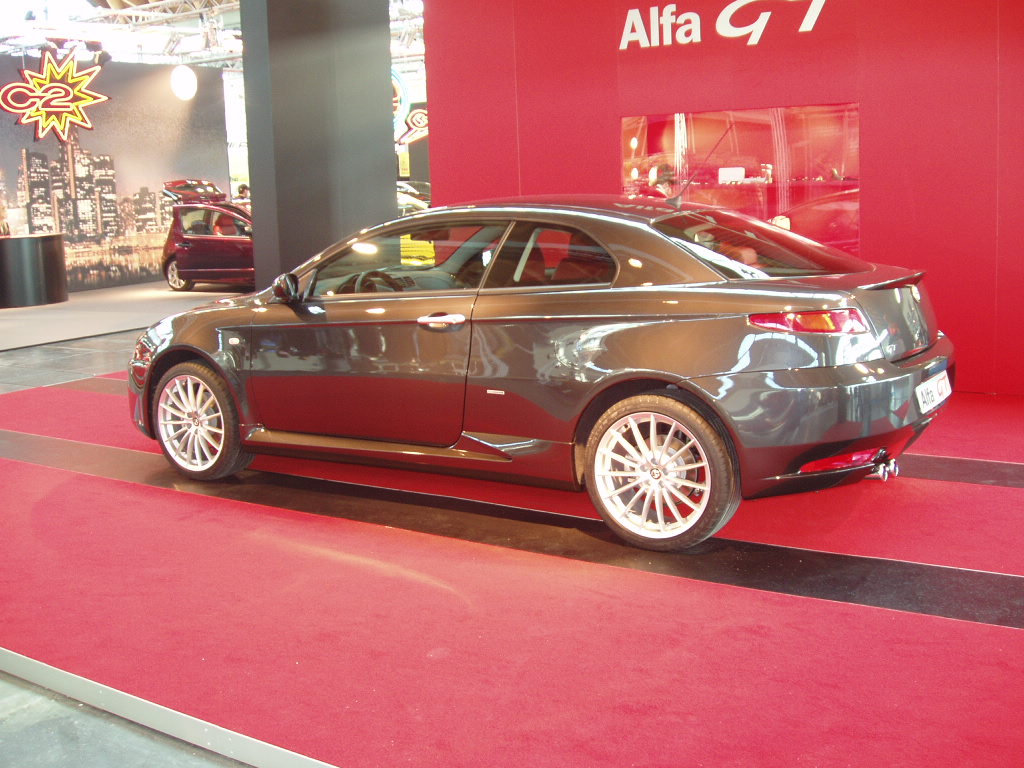 At the 'My Special Car' show held at the new Rimini Exhibition Centre over the weekend Alfa Romeo presented an Alfa GT equipped with the new 'Tecnico Sportivo' styling upgrade kit