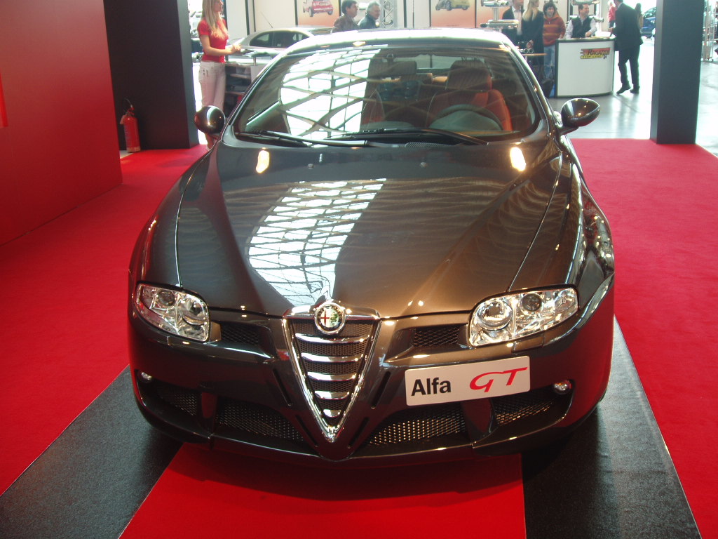 At the 'My Special Car' show held at the new Rimini Exhibition Centre over the weekend Alfa Romeo presented an Alfa GT equipped with the new 'Tecnico Sportivo' styling upgrade kit