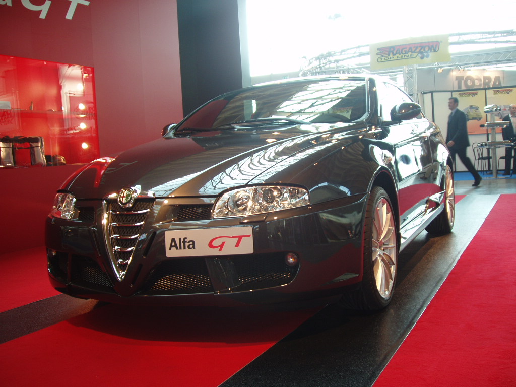 At the 'My Special Car' show held at the new Rimini Exhibition Centre over the weekend Alfa Romeo presented an Alfa GT equipped with the new 'Tecnico Sportivo' styling upgrade kit