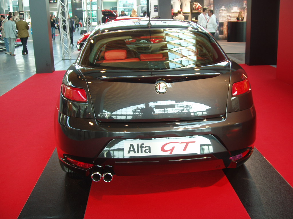 At the 'My Special Car' show held at the new Rimini Exhibition Centre over the weekend Alfa Romeo presented an Alfa GT equipped with the new 'Tecnico Sportivo' styling upgrade kit