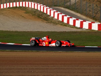 Although the Ferrari F2005 has definitely moved forward on all fronts in development terms, the car-tyre package in Spain, as in Imola a fortnight ago, still seems to struggle when faced with the need to produce a single qualifying lap