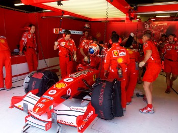 Although the Ferrari F2005 has definitely moved forward on all fronts in development terms, the car-tyre package in Spain, as in Imola a fortnight ago, still seems to struggle when faced with the need to produce a single qualifying lap