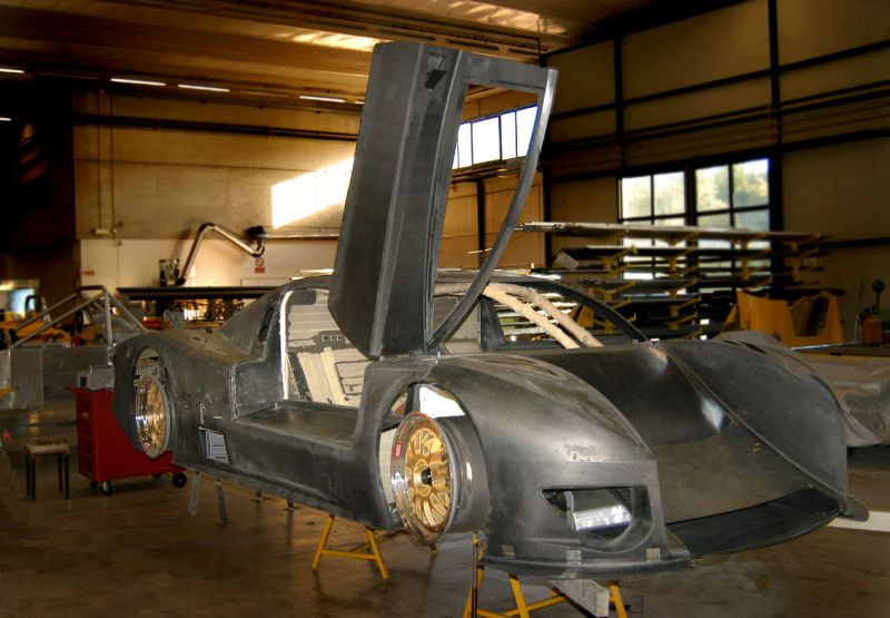 Italian race car builder Picchio, which continues to retain the prized status of Official Daytona Prototype Constructor, and the famous Rafanelli  team have just concluded an agreement to take part together in the 2005 Grand-American Sportscar Series