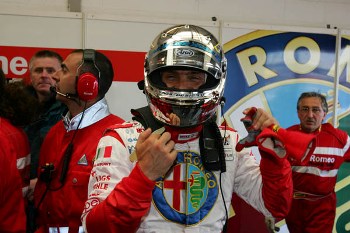 In an incredibly exciting qualifying session it was Alfa Romeo Racing Team driver Gabriele Tarquini who set the fastest lap time, an amazing 1:25.639 which is a new lap record for S2000 touring cars, with the field being so close that only 0.9 seconds separated the fastest twelve drivers