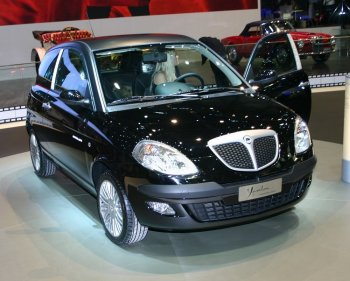 LANCIA YPSILON MODA MILANO