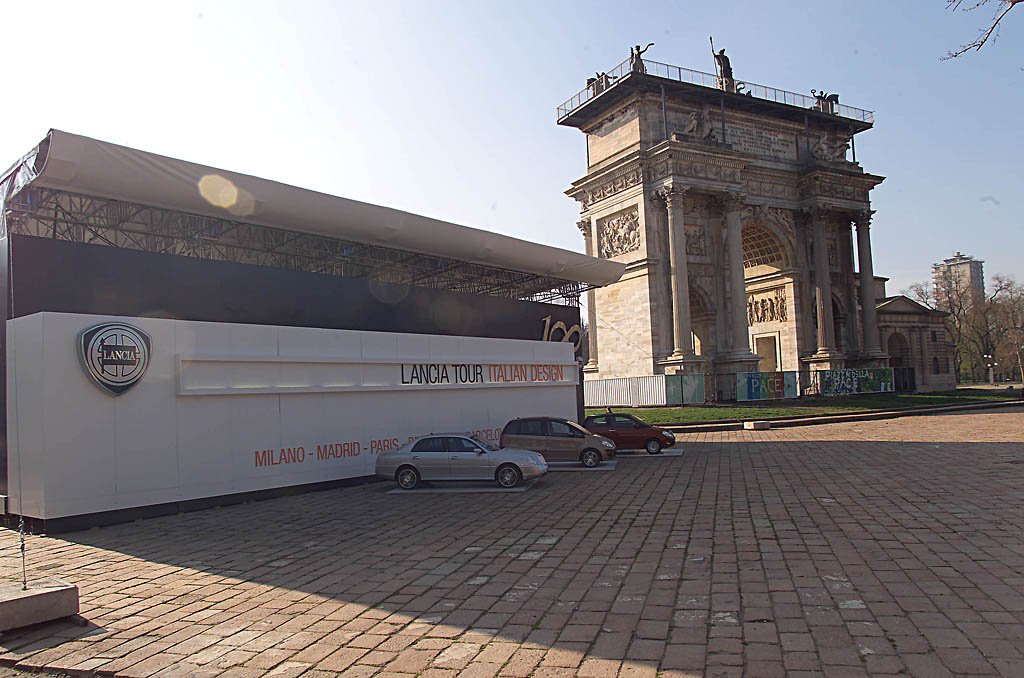 LANCIA TOUR ITALIAN DESIGN