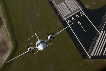 PIAGGIO P180