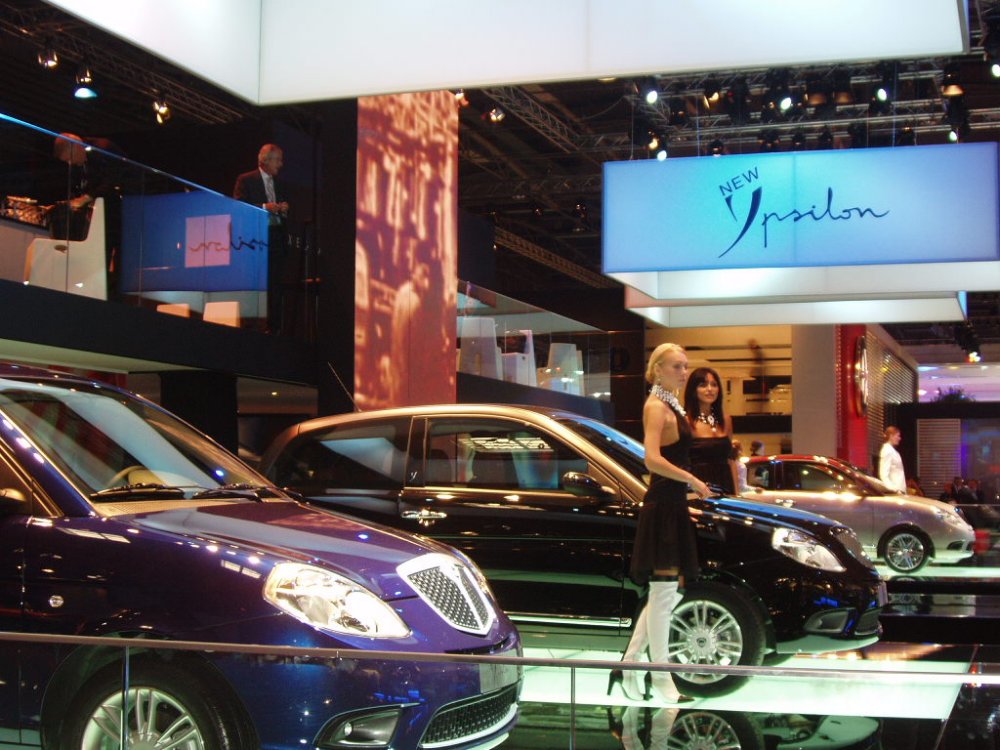 NEW LANCIA YPSILON - 2006 PARIS MOTOR SHOW