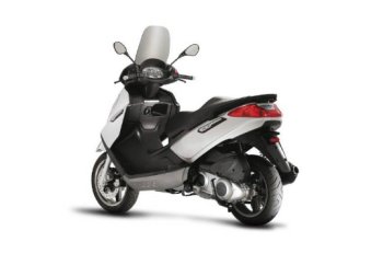 PIAGGIO X7 250