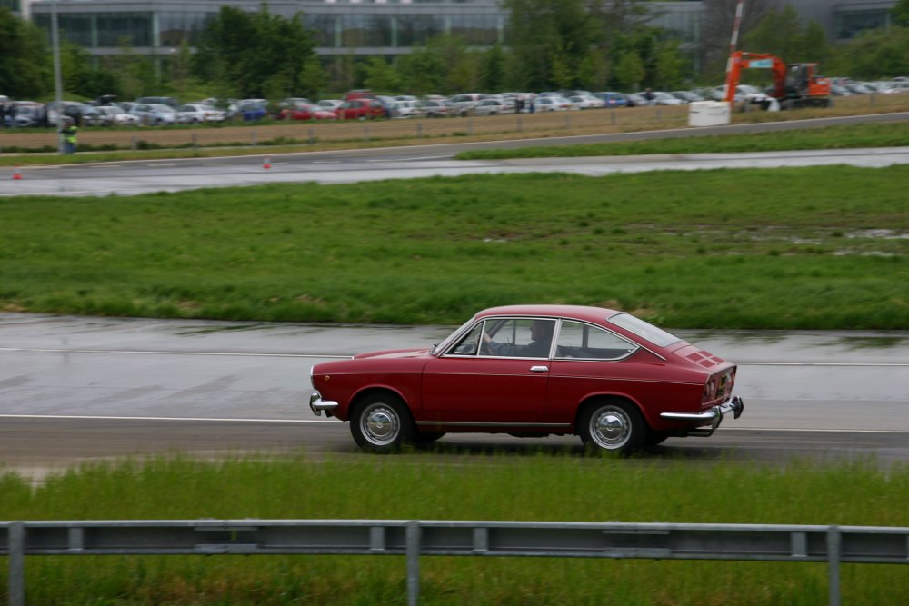 AUTO ITALIA SPRING ITALIAN CAR DAY - MERCEDES-BENZ TEST TRACK, BROOKLANDS