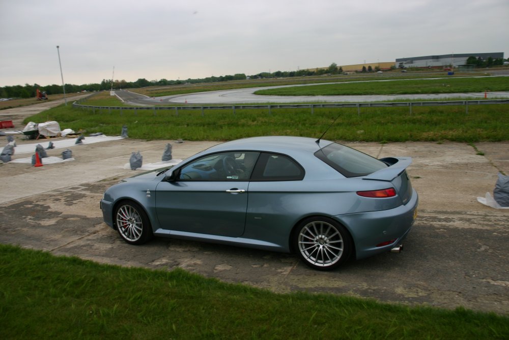 AUTO ITALIA SPRING ITALIAN CAR DAY - MERCEDES-BENZ TEST TRACK, BROOKLANDS