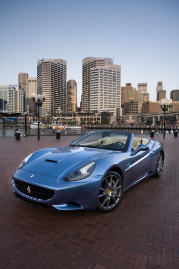 FERRARI CALIFORNIA