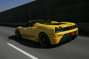 FERRARI SCUDERIA SPIDER 16M NOVITEC ROSSO