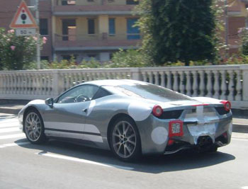 FERRARI 458 ITALIA