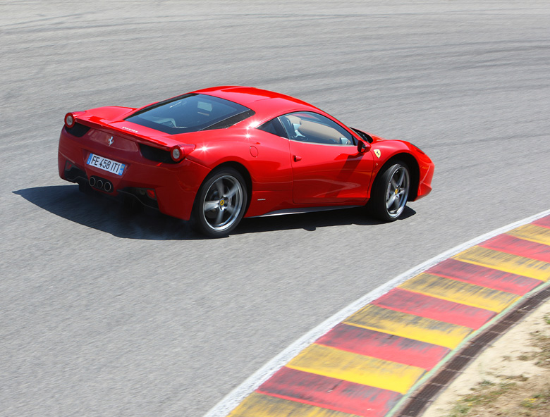 FERRARI 458 ITALIA