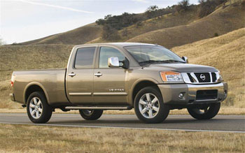 NISSAN TITAN V8 (2008)