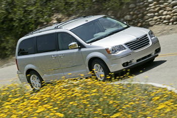 CHRYSLER TOWN & COUNTRY