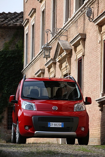 FIAT QUBO TREKKING TRACTION+