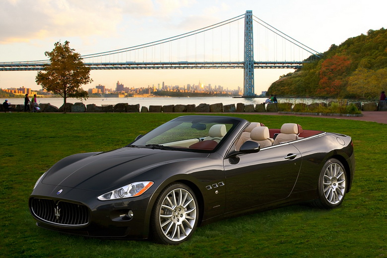 MASERATI GRANCABRIO (GRANTURISMO CONVERTIBLE)