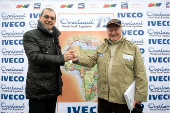 The Senior Vice President Sales & Marketing at Iveco, Franco Miniero, handed over to Beppe Tenti, Head and Founder of International Trekking, the keys of the vehicles taking part in the new adventure starting in early January 2010, destination Africa. 
