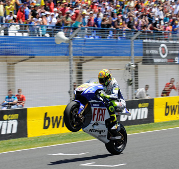 http://www.italiaspeed.com/2009/motorsport/others/motogp/03_jerez/valentino_rossi.jpg