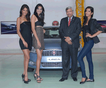 Fiat India today handed over the Fiat Linea to Ms. Manasvi Mamgai, Ms. Nicole Faria and Ms. Neha Hinge - the winners of Pantaloons Femina Miss India 2010 (PFMI 2010) at their sprawling Ranjangaon facility.