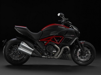 DUCATI DIAVEL 2011