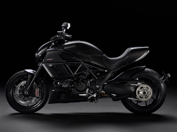 DUCATI DIAVEL 2011