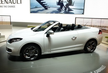 RENAULT MEGANE COUPE CABRIOLET - 2010 GENEVA MOTOR SHOW