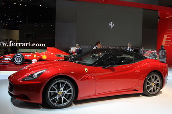 FERRARI CALIFORNIA HELE - 2010 PARIS MOTOR SHOW