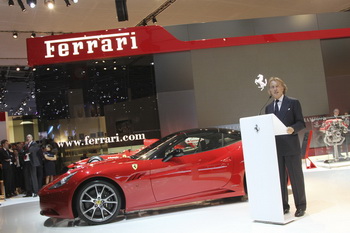 FERRARI CALIFORNIA HELE - 2010 PARIS MOTOR SHOW