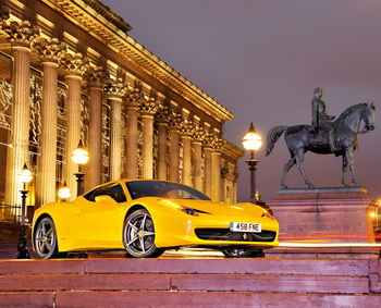 FERRARI 458 ITALIA