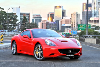 FERRARI CALIFORNIA HELE