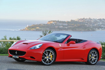 FERRARI CALIFORNIA HELE