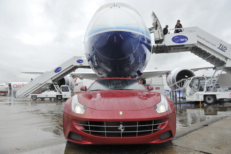 FERRARI FF AND CALIFORNIA - 2011 PARIS AIR SHOW