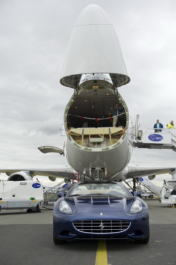 FERRARI FF AND CALIFORNIA - 2011 PARIS AIR SHOW