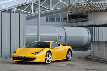 FERRARI 458 ITALIA