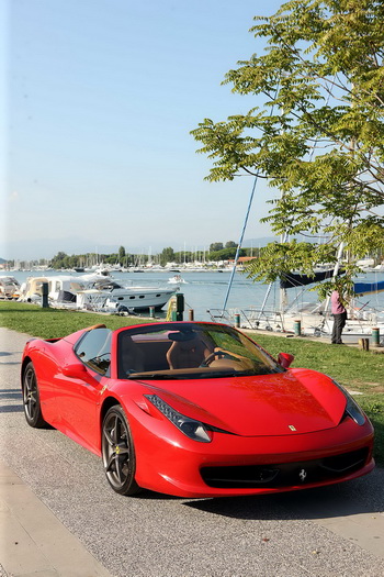 FERRARI 458 SPIDER