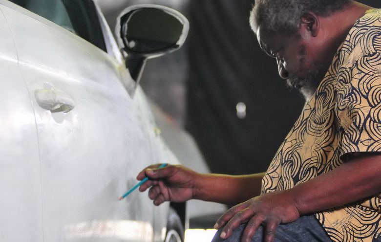 Fiat 500 by Malangatana Valente Ngwenya (Mozambique)