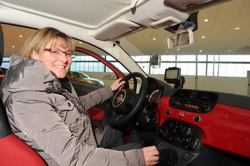 The two millionth car equipped with Blue&MeTM system has just been delivered. This infotainment device, was designed through a partnership between Fiat Group Automobiles and Microsoft. Arianna Binello picked up her 69 HP Fiat 500 Lounge 1.2 at the Mirafiori Motor Village.