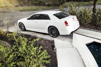 CHRYSLER 300 SRT8 2012