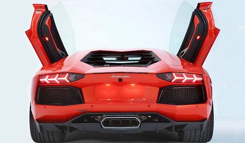 LAMBORGHINI AVENTADOR LP700-4