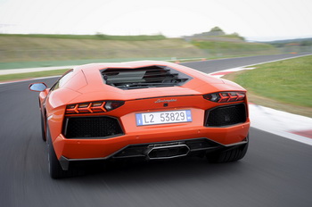 LAMBORGHINI AVENTADOR LP700-4