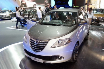 NEW LANCIA YPSILON 2011